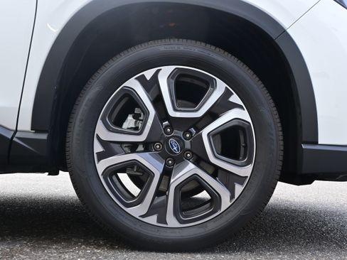 Certified 2025 Subaru Ascent Limited image 13