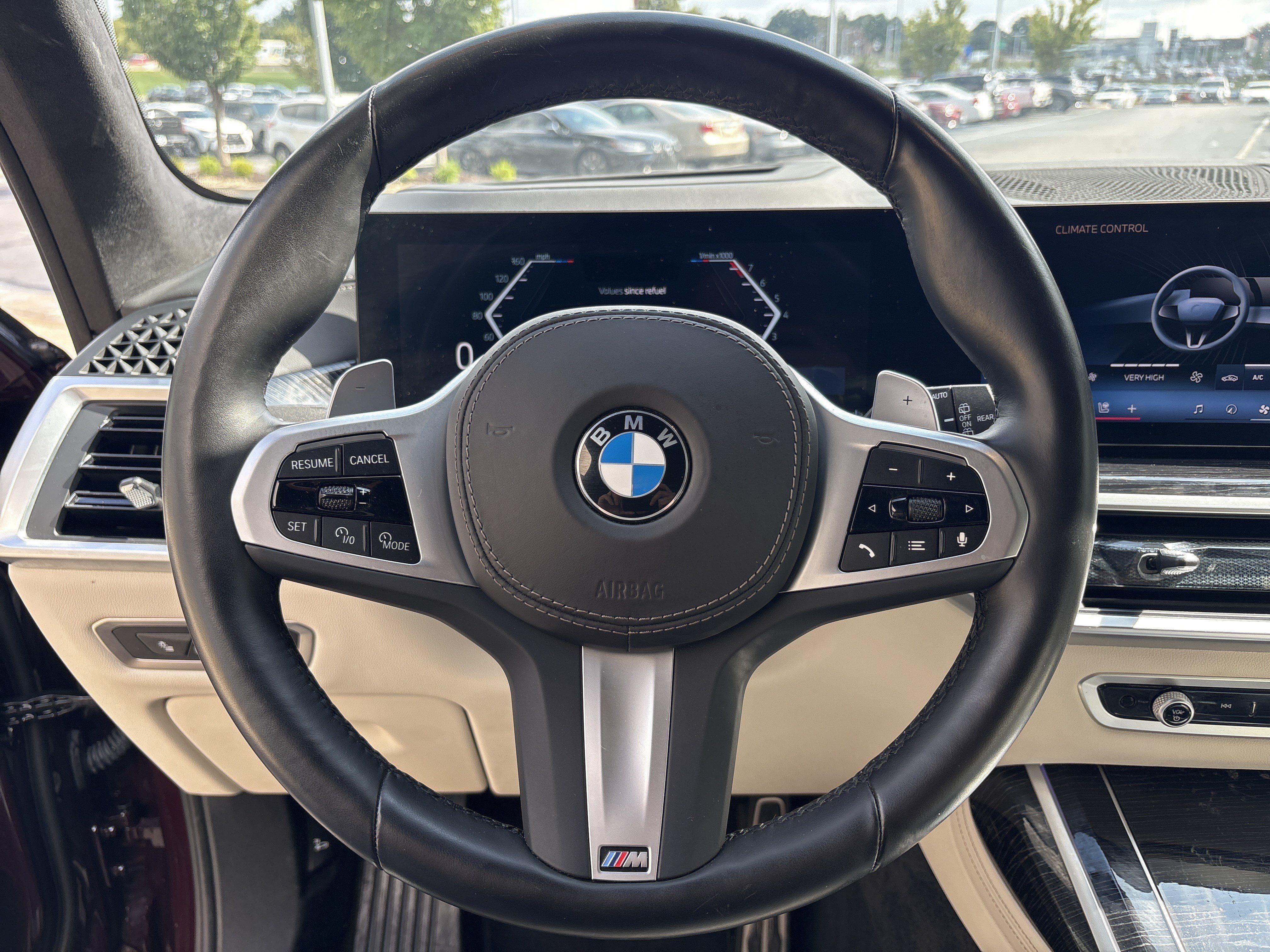 Used 2025 BMW X7 xDrive40i w/ M Sport Package AWD/4WD image 18