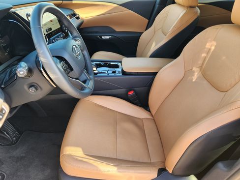 Used 2025 Lexus RX 350 FWD image 17