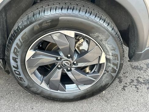 Used 2025 Nissan Rogue SV FWD image 33