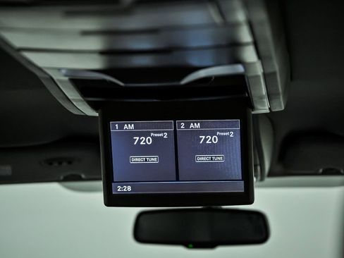 Used 2015 Chrysler Town & Country Touring w/ Driver Convenience Group FWD image 10