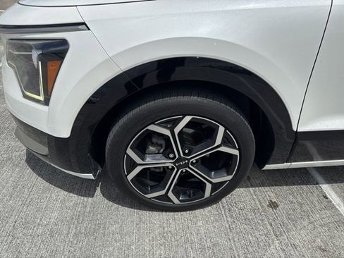 Used 2023 Kia Niro EX Touring image 20