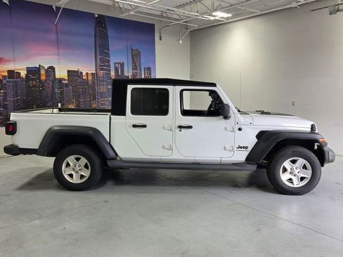 Used 2020 Jeep Gladiator Sport w/ Quick Order Package 23S AWD/4WD image 13