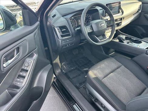 Used 2026 Nissan Rogue SV FWD image 9