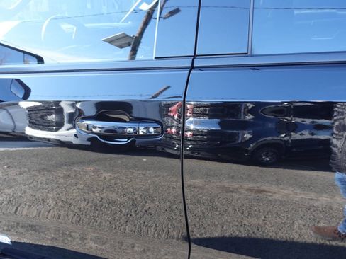 Used 2023 GMC Sierra 1500 Elevation image 14