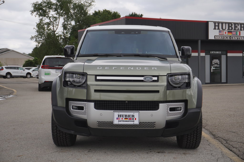 Used 2020 Land Rover Defender 110 SE AWD/4WD image 2