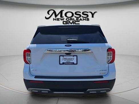 Used 2022 Ford Explorer XLT w/ Equipment Group 202A image 6