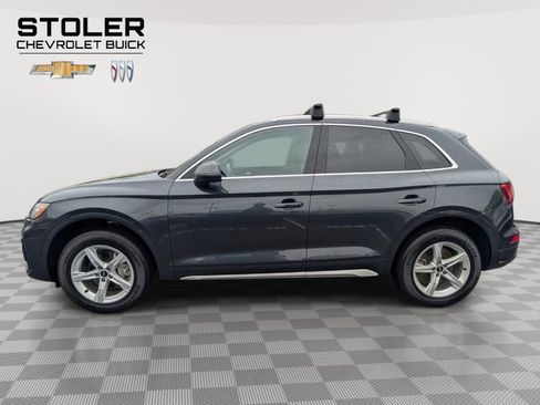 Used 2023 Audi Q5 2.0T Premium w/ Convenience Package AWD/4WD image 2