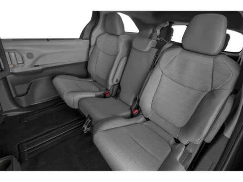 Used 2021 Toyota Sienna LE image 13