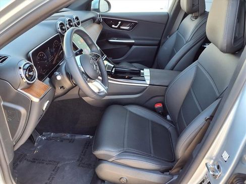Used 2025 Mercedes-Benz GLC 300 image 14
