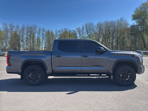 Used 2024 Toyota Tundra Limited w/ TRD Off-Road Package AWD/4WD image 26