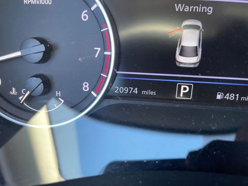 Used 2025 Nissan Sentra SV image 39