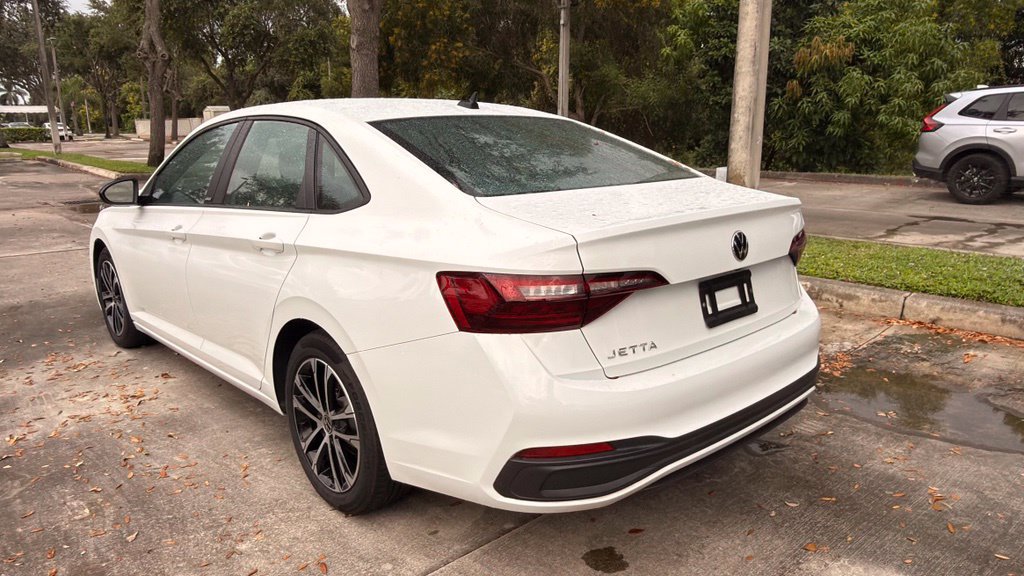 Used 2023 Volkswagen Jetta Sport FWD image 8