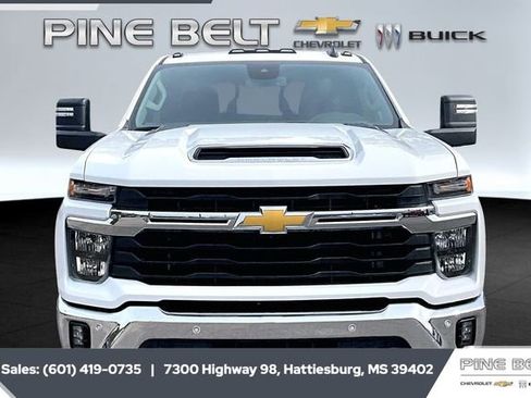 Used 2025 Chevrolet Silverado 3500 LT w/ Safety Package image 3
