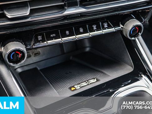 Used 2025 Chevrolet Traverse LT w/ Enhanced Driving Package image 44