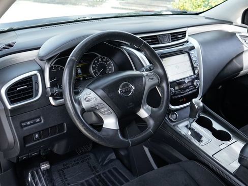 Used 2017 Nissan Murano SV image 17