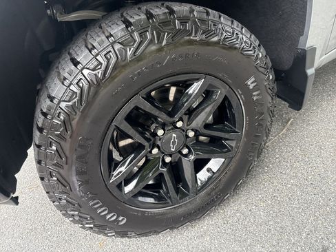 Used 2026 Chevrolet Silverado 1500 Custom Trail Boss AWD/4WD image 12
