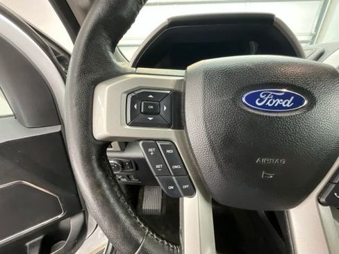 Used 2018 Ford F150 Lariat w/ Equipment Group 502A Luxury AWD/4WD image 16