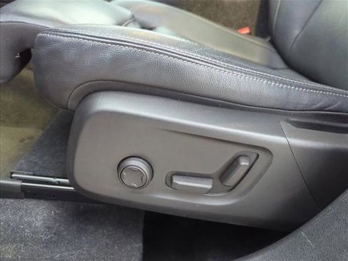 Used 2020 Volvo XC40 T5 Inscription w/ Protection Package Premier image 11