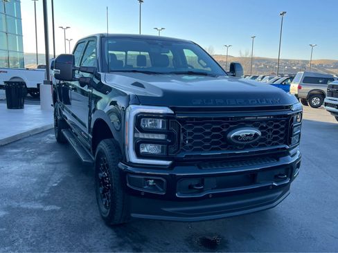 New 2026 Ford F350 Lariat w/ Black Appearance Package image 4