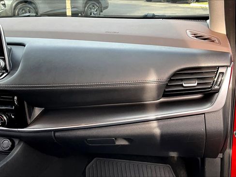 Used 2021 Nissan Rogue SV image 19