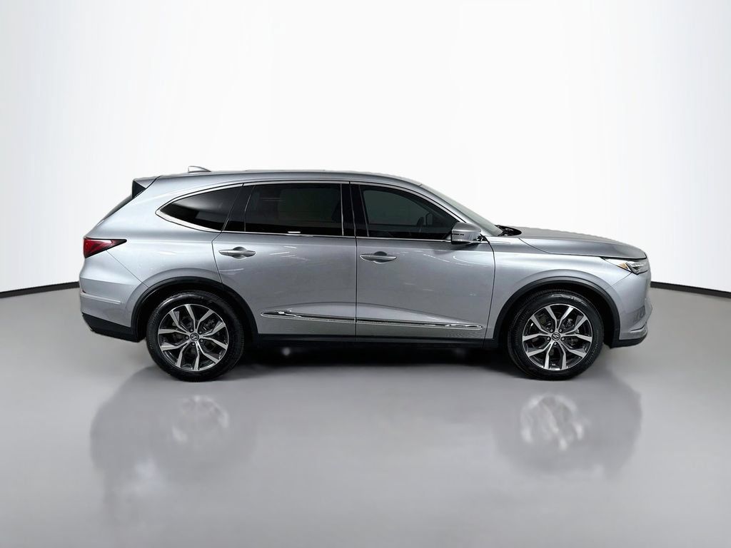 Used 2023 Acura MDX w/ Technology Package FWD image 4