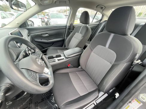Used 2025 Nissan Sentra SV image 34