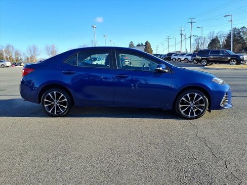 Used 2019 Toyota Corolla SE w/ SE Premium Package image 2