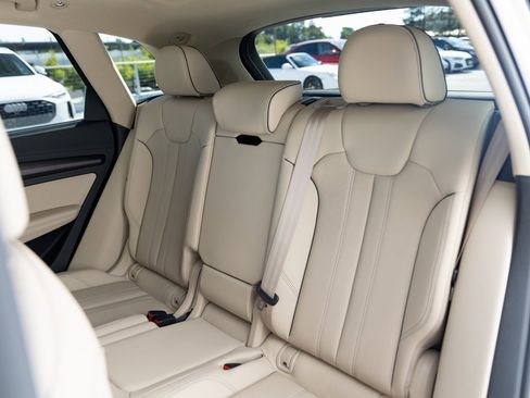 Used 2025 Audi Q5 2.0T Premium Plus image 17