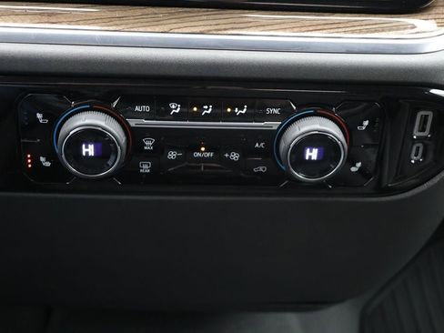 Used 2023 Chevrolet Silverado 1500 LT image 27