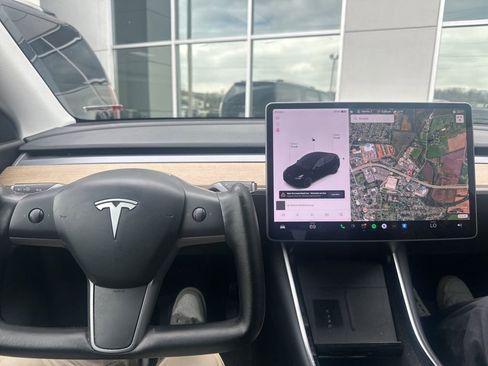 Used 2021 Tesla Model Y Long Range image 6