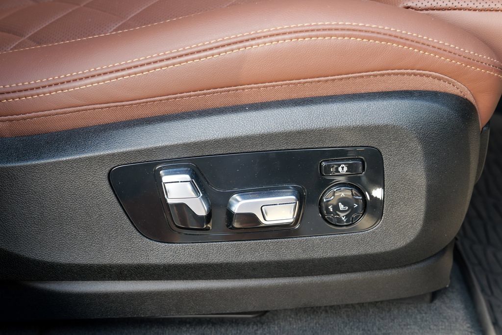 Used 2023 BMW X5 M50i w/ Executive Package AWD/4WD image 40