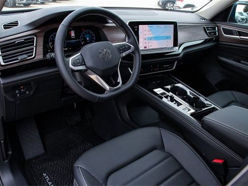 New 2026 Volkswagen Atlas SEL image 9