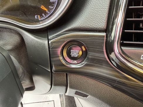 Used 2022 Jeep Grand Cherokee Laredo X image 21