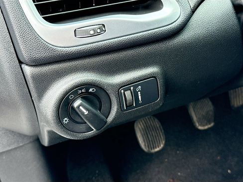 Used 2014 Dodge Dart SE w/ Convenience Group FWD image 11
