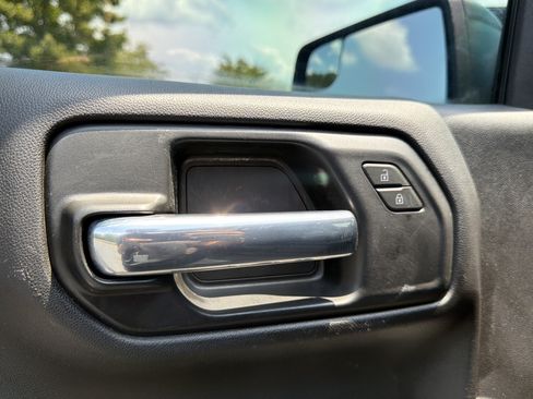 Used 2021 Chevrolet Silverado 1500 Custom Trail Boss AWD/4WD image 25