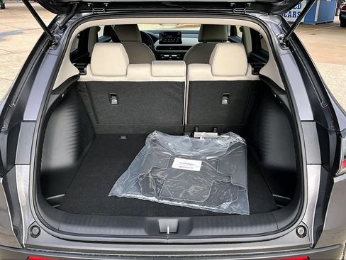 New 2026 Honda HR-V LX image 18
