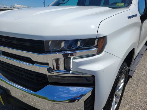 Used 2021 Chevrolet Silverado 1500 LT AWD/4WD image 9