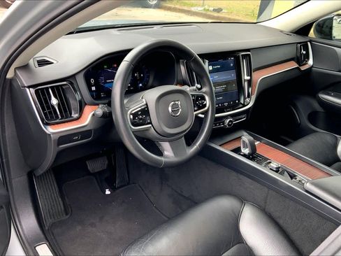 Used 2024 Volvo S60 B5 Plus image 15
