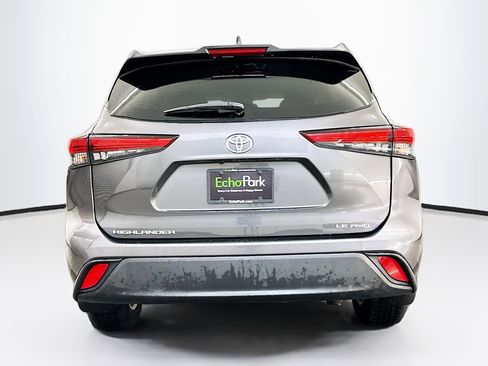 Used 2023 Toyota Highlander LE image 7