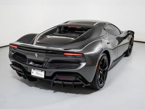 Used 2023 Ferrari 296 GTS RWD image 18