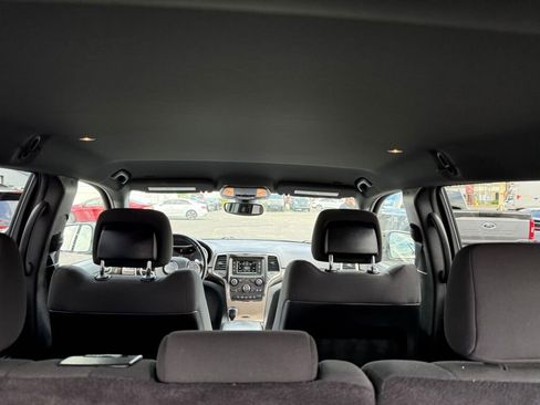 Used 2017 Jeep Grand Cherokee Laredo w/ Quick Order Package 23E image 31