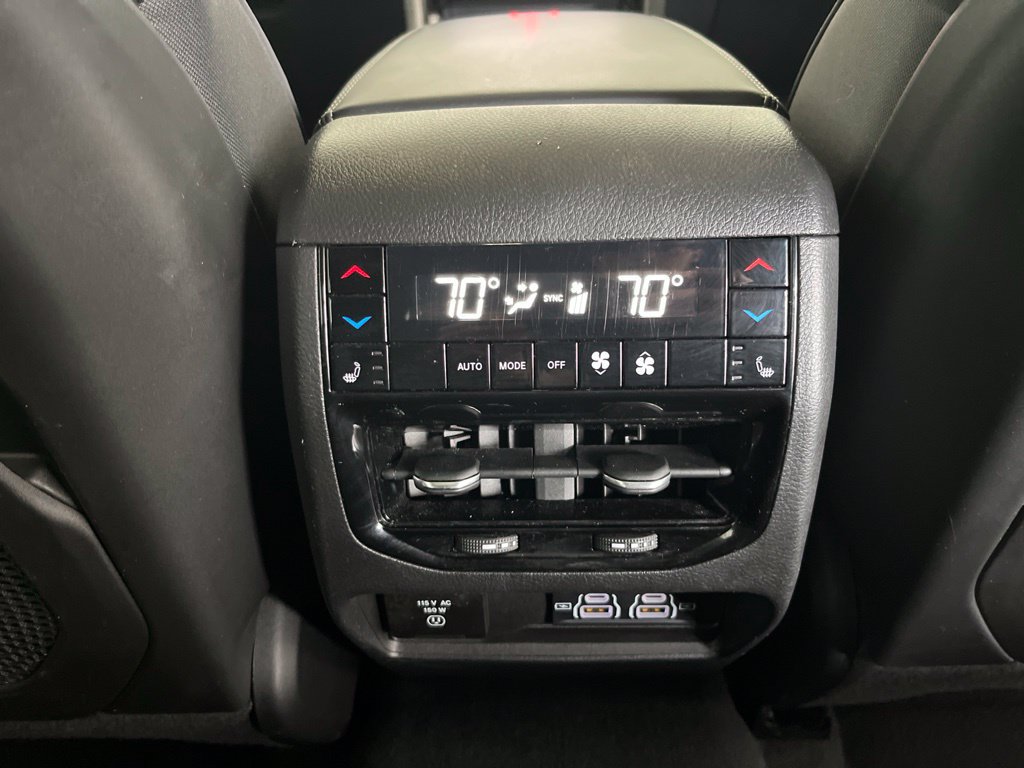 Used 2023 Jeep Grand Cherokee Overland w/ Luxury Tech Group IV AWD/4WD image 27