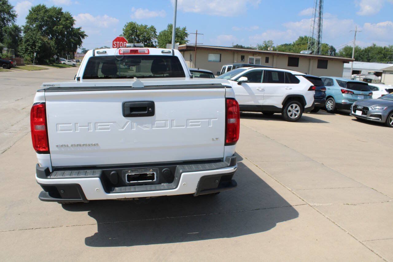 Used 2022 Chevrolet Colorado LT w/ Fleet Safety Package AWD/4WD image 3