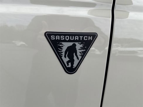 New 2025 Ford Bronco Base w/ Sasquatch Package image 12