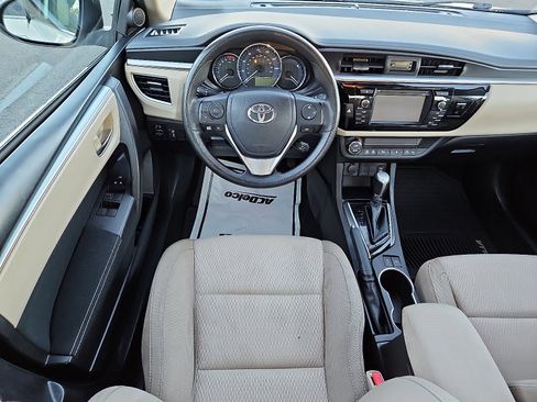 Used 2015 Toyota Corolla LE image 11