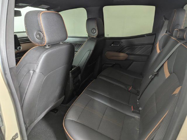 Used 2024 GMC Canyon AT4 AWD/4WD image 15