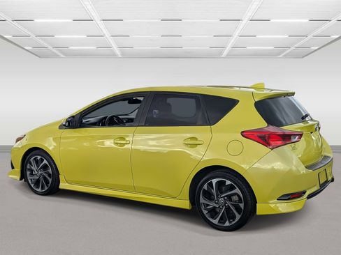 Used 2017 Toyota Corolla iM image 3