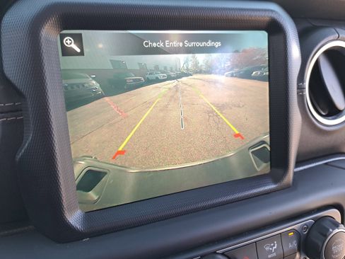 Used 2020 Jeep Gladiator Overland image 20