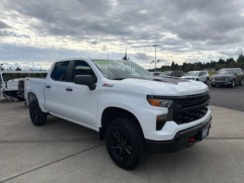 Used 2025 Chevrolet Silverado 1500 Custom Trail Boss AWD/4WD image 8